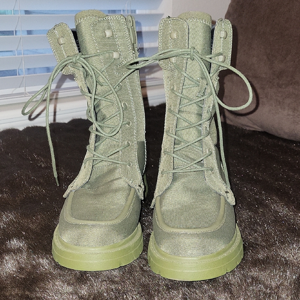 Franco Sarto women’s Olive Green Lace-Up Combat Boots